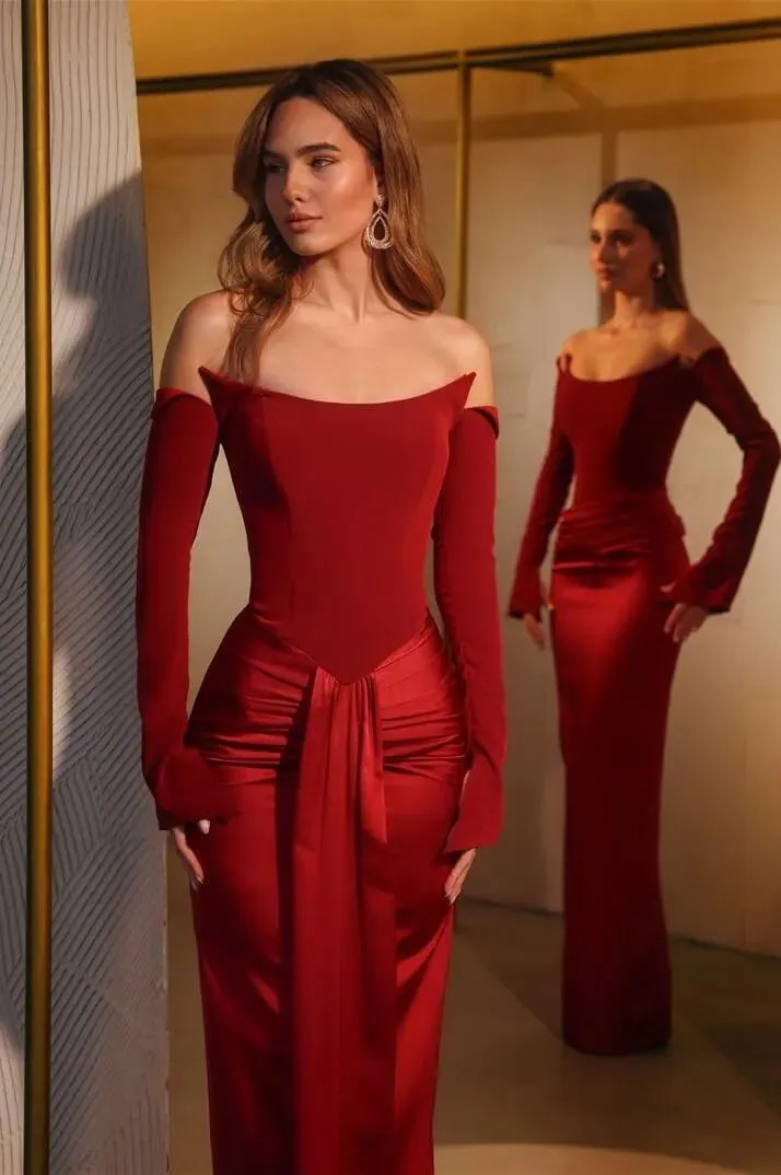 Elegant Burgundy Satin Strapless Slim Long Pleated Prom Dress with Gloves | Ballbellas